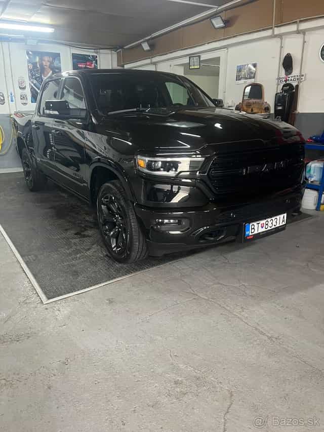 RAM 5.7 V8 Hemi LIMITED NIGHT EDITION Kupované na SK TODOS