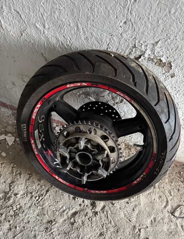 Suzuki gsxr 600 koleso