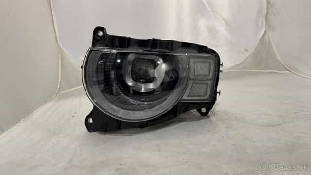 Land Rover Defender - svetlomet , pravá strana