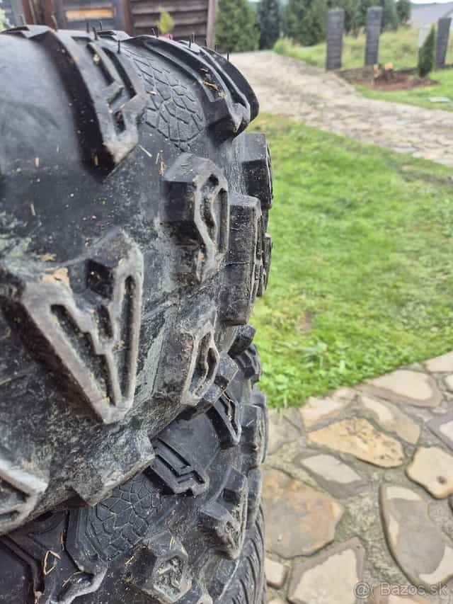 Pneumatiky na stvorkolku 26x10-12