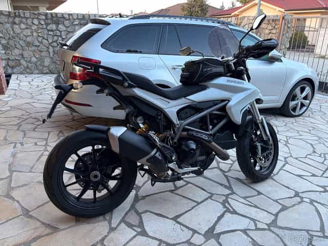 Ducati Hyperstrada 821