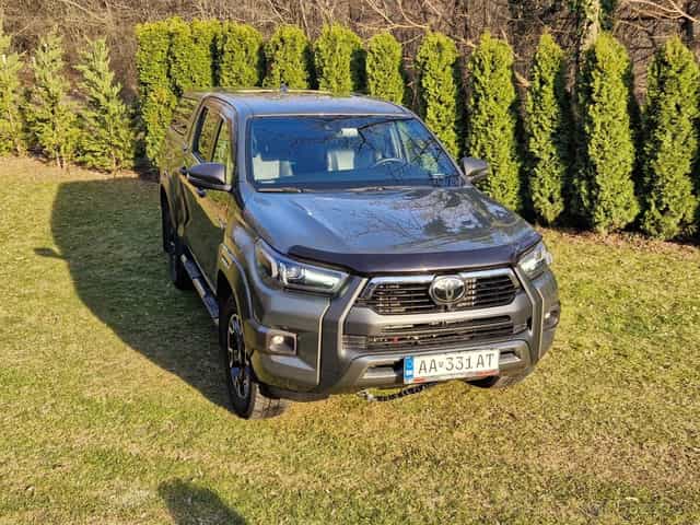 Toyota Hilux Invicible ( Sk Auto ) 2023