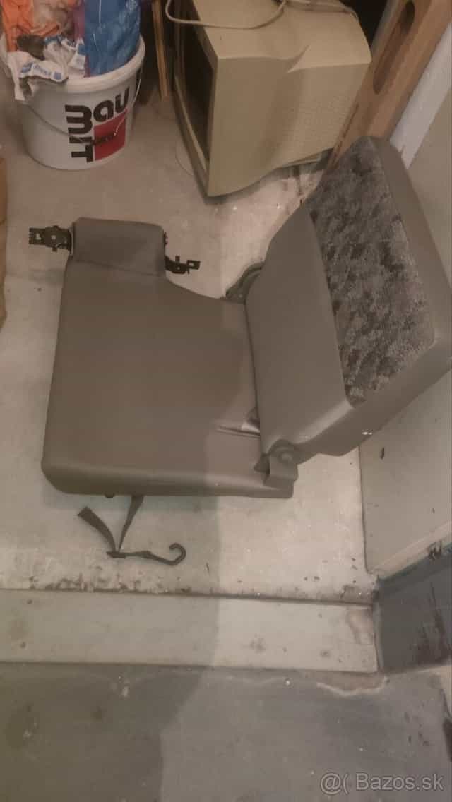 Sedacky nissan patrol y61. 6 a 7 sedacka