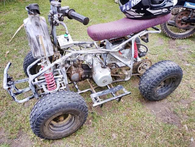 Štvorkolka rozpredám na diely