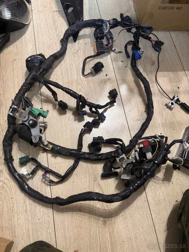 Elektricky svazek na Yamaha R1 09-11 plus quickshifter
