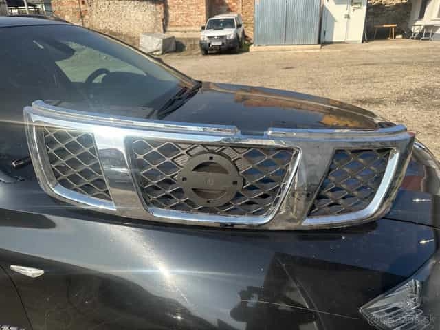 Nissan patrol y61 maska