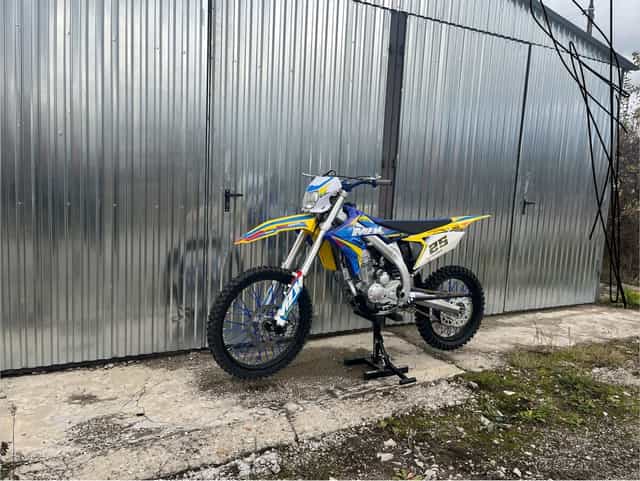 Enduro mzk 250 cm3