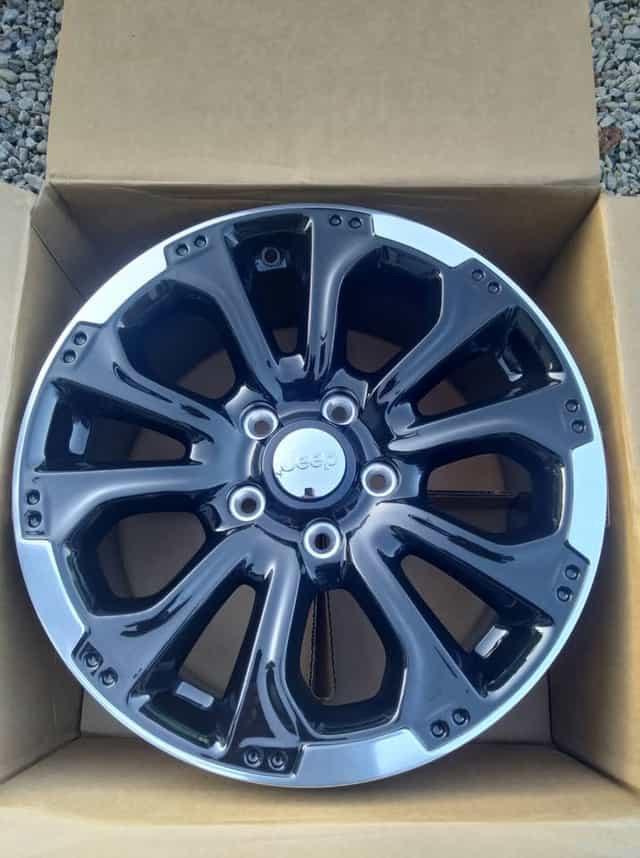 Alu 5 x 127 R 18 originál JEEP,DODGE,FIAT.