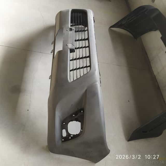 Toyota Hilux VIII 2016 predný nárazník