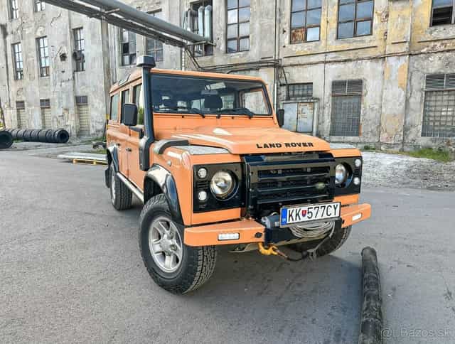 Land Rover Defender 110 2.4 SW SE