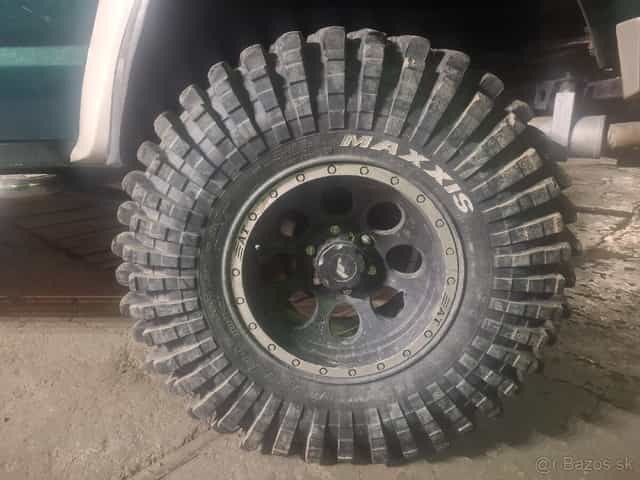 Maxxis trepador 37x12.5