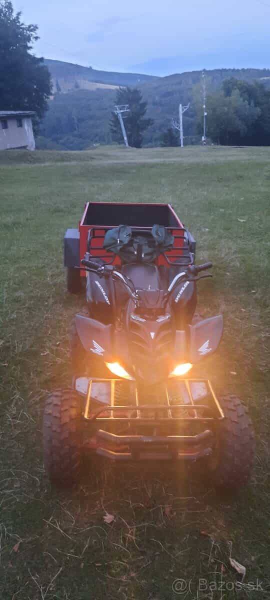 Predám štvorkolku  + prívesný vozík