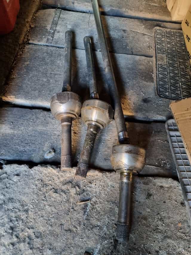 Predne poloosy NISSAN PATROL Y61