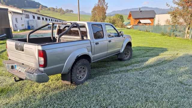 Nissan navara d22 4x4