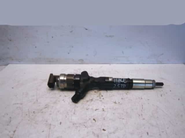 Tryska Toyota Hilux VII Hiace 2.5 D-4D 2367030310 2367030250