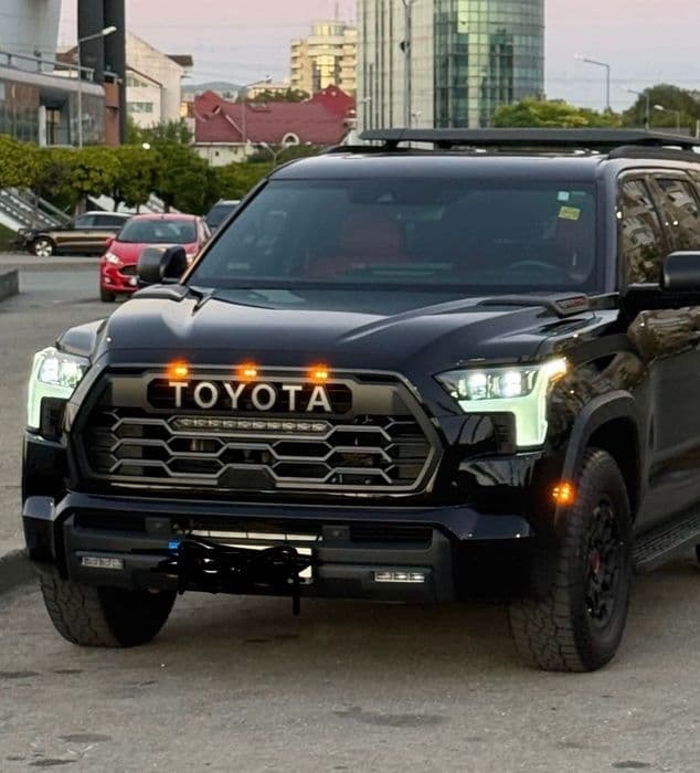 Vând urgent astept oferte pe cashToyota Sequoia TRD Pro 2024