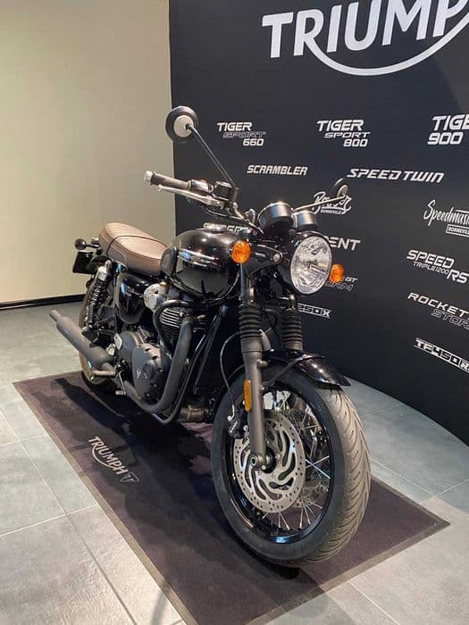 Motocicleta Triumph Bonneville T120 Black 2025 Second | Rate | Leasing