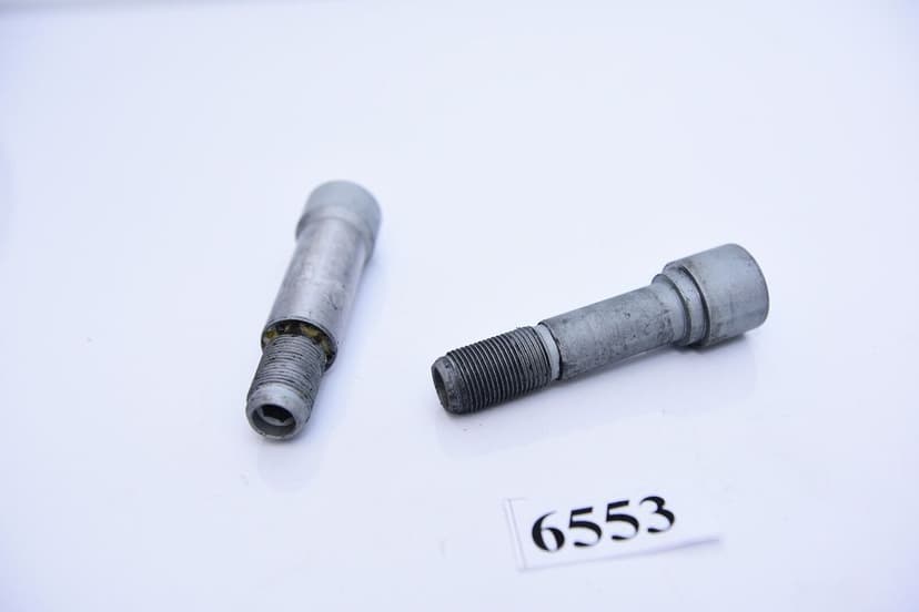 Ducati Streetfighter Panigale V4 Șurub ax stânga și dreapta spate