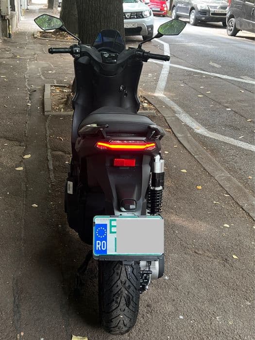 Scuter electric fabricat Spania SilenceS01+Connected nu Zeeho, Socco)