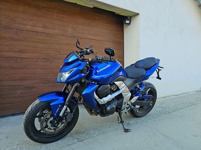 Kawasaki Z750 cu ABS,an 2010, evacuare eXan, șa custom