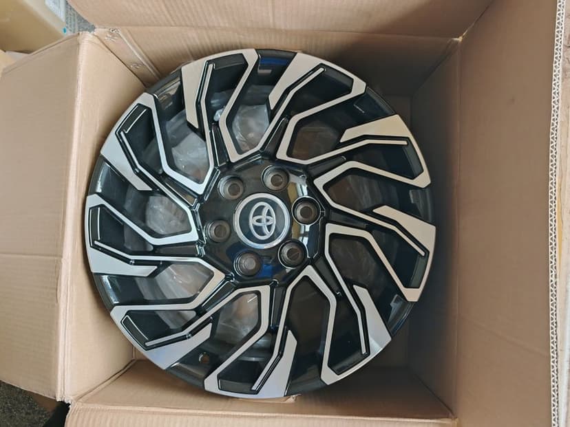 Vand jante de aliaj pentru Toyota Hilux , Land Cruiser pe 18