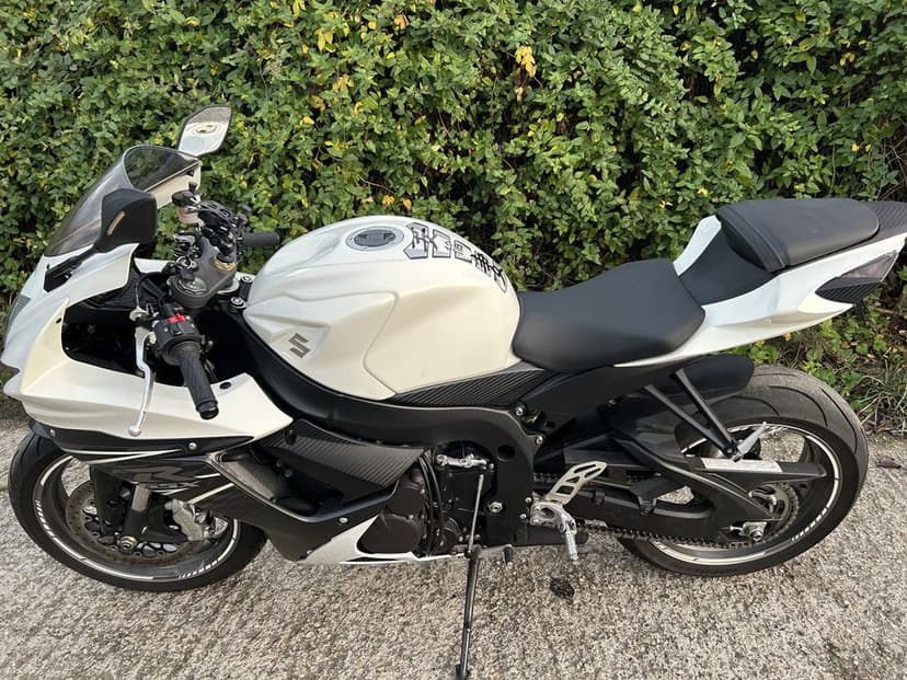 Vând GSX-R 600 L3 Pops & Bangs