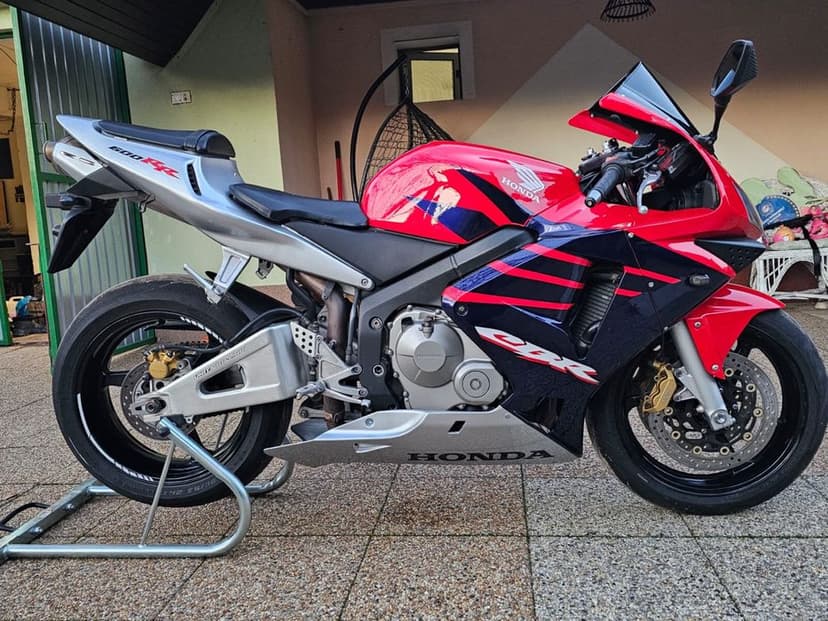 Honda cbr600rr pc37