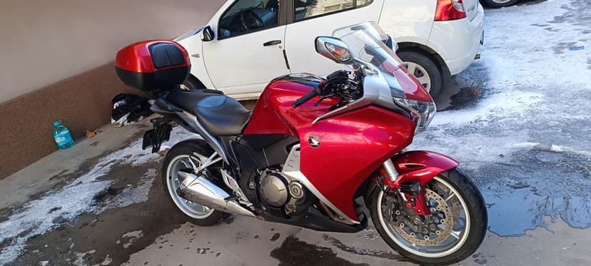 Honda VFR 1200F impecabilă