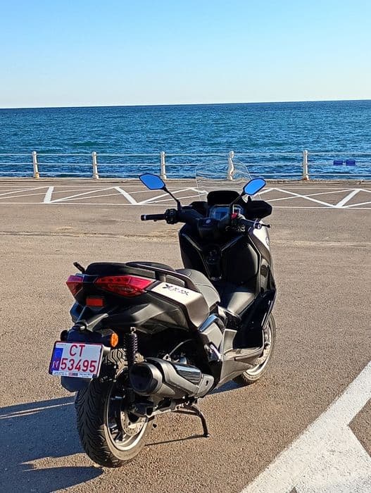 Xmax 300 tech plus 2025