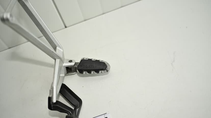 Ducati Multistrada 1200 2010 2014 Suport cu scarita dreapta spate