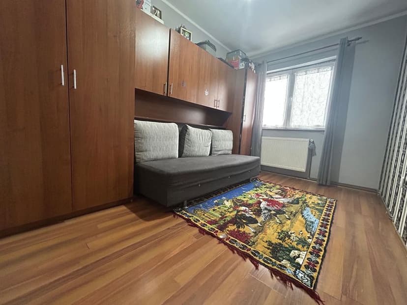 Vând apartament 2 camere decomandat