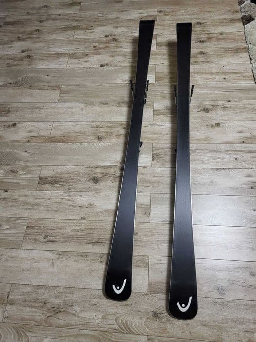 Schiuri Head +bete pret 2.000Ron