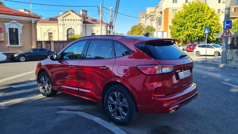 Ford Kuga 2.5 plug-in-hybrid PHEV, an 2023, garanție 3 ani