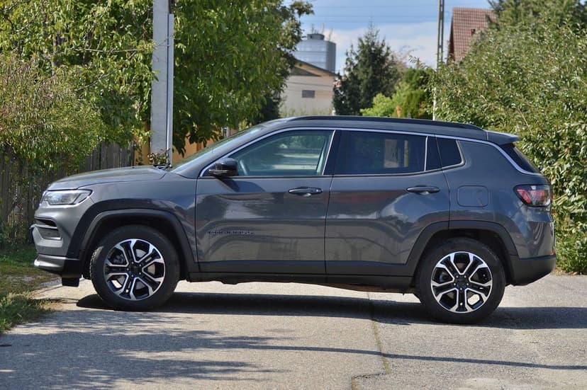 JEEP Compass 4XE Hibrid Plug-In 240cp motor 1.3 + Electric 55km