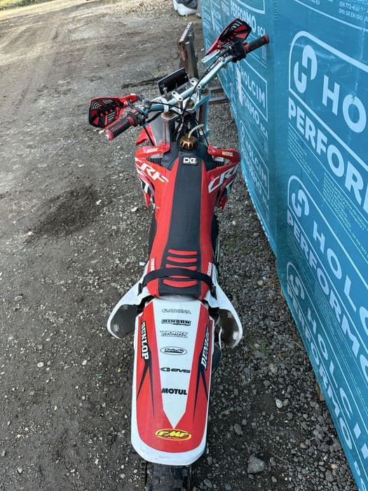 Vând crosss honda cu motor de 250cc tmmp