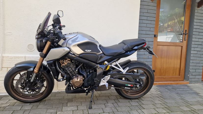 Vând honda cb 650r