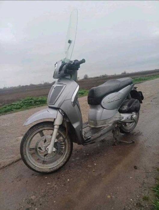 Vând scuter Aprilia scarabeo