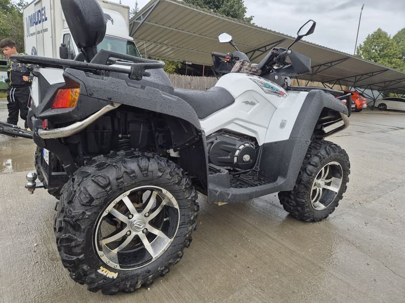 Vând CF moto 800-2 Terralander