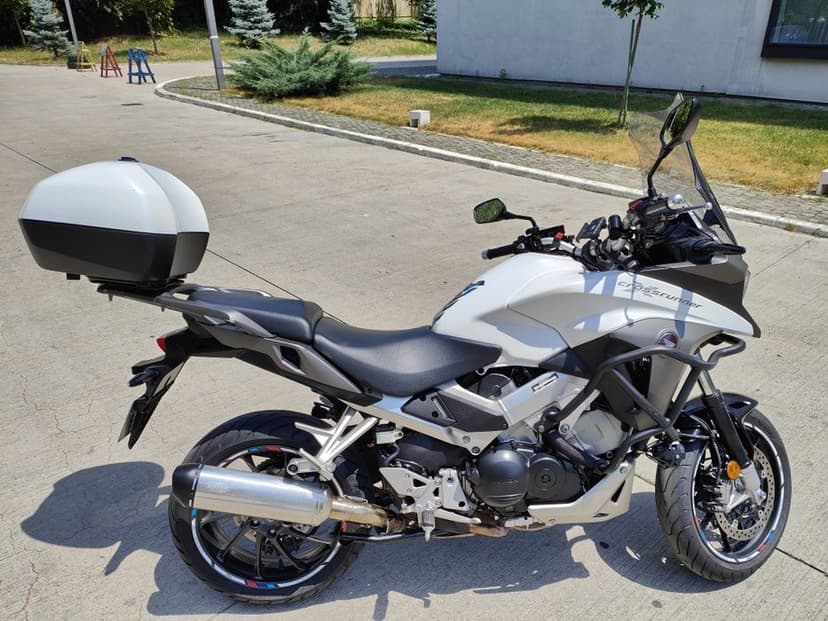 Vând honda VFR Crossrunner 800x