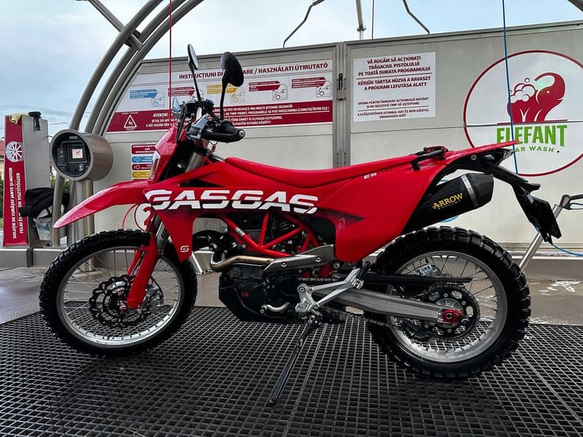 GASGAS ES700 - 2700km/ garantie 2026/ ktm 690/ husqvarna 701