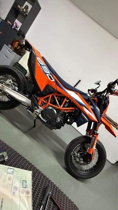 KTM 690 SMC r 2023