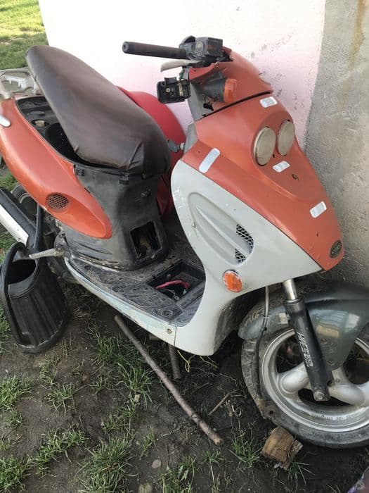 Vand kymco defect  300 RON pret negociabil