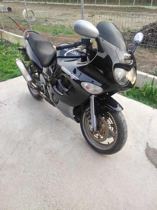 Vând/schimb Suzuki GSX 750 F