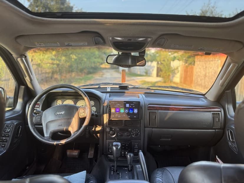 Jeep Grand Cherokee AUTOUTILITARA 4 locuri 2,7