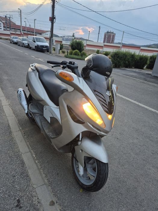 Malaguti Madison 125 an 2000 / schimb cu remorcă