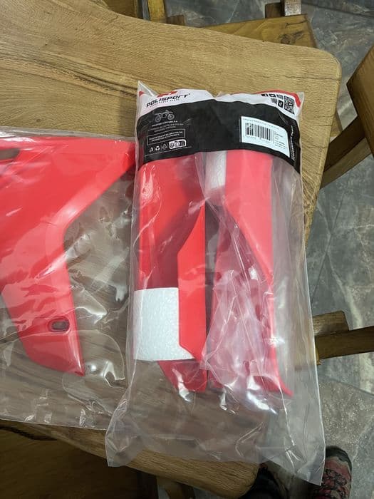 Vând carene BETA RR POLISPORT noi, sigilate