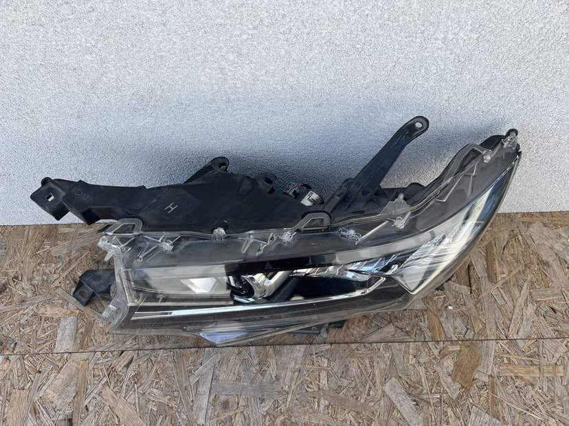 Far stanga Toyota Land Cruiser J150 Facelift Full LED Original Europa