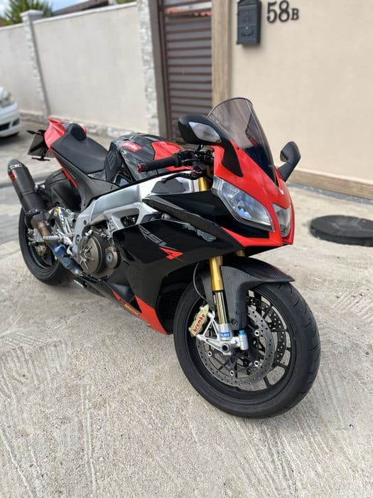 Aprilia RSV4 Factory