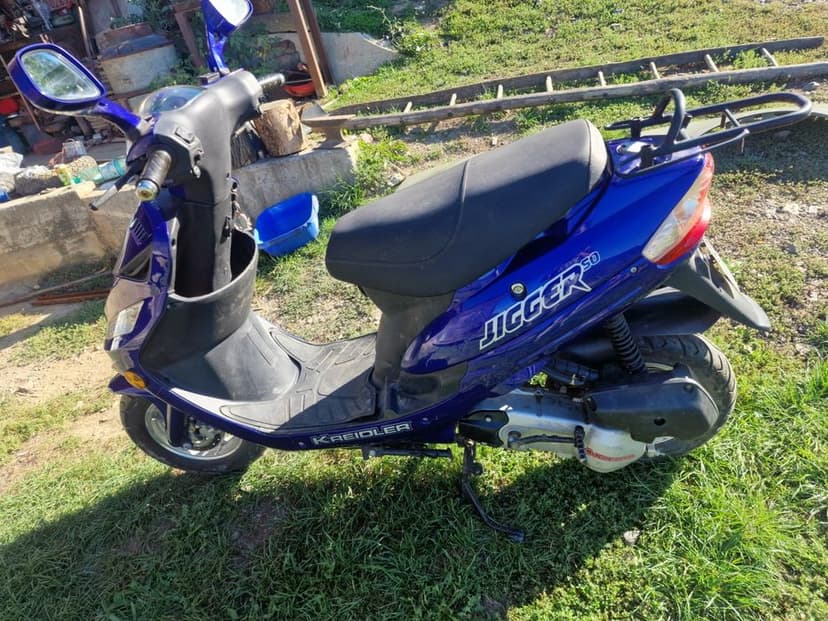 Vând Scuter sau schimb cu Atv