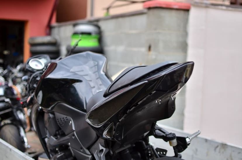 Cadru cu acte , motor + piese Kawasaki Z750 anii 2007 2012 stator